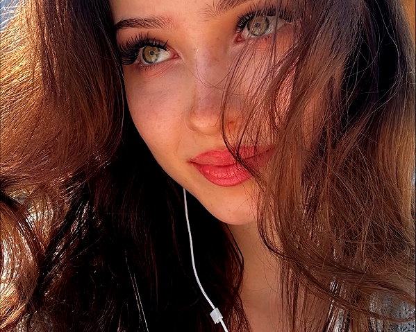 baddiesessence archive image