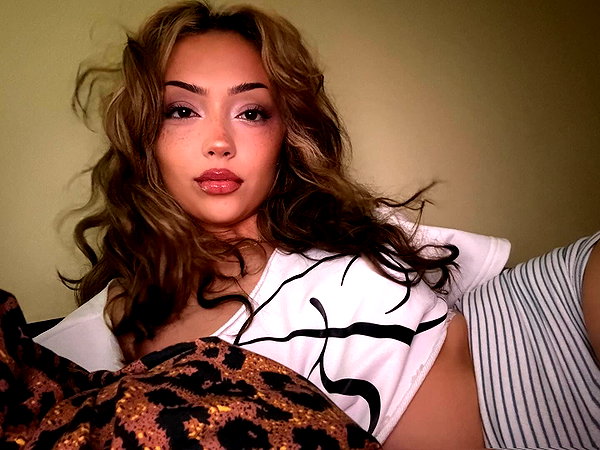 v.qx instagram image archive image