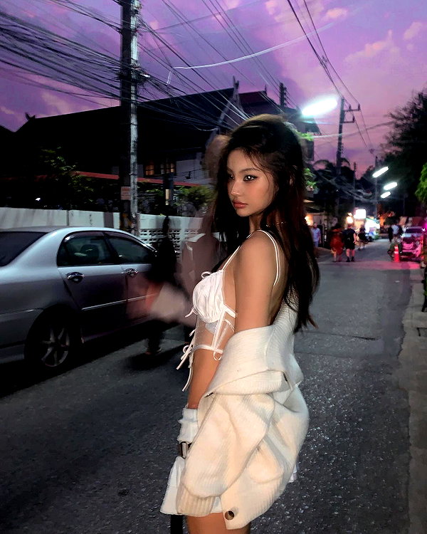 ll.lu1s instagram image archive image