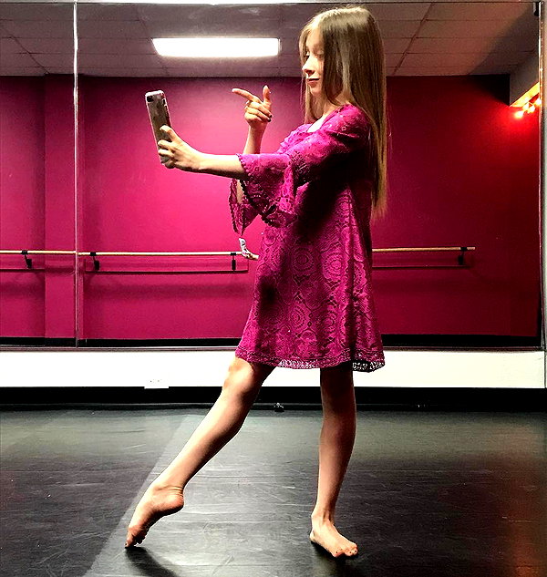 ellianawalmsley instagram image archive image