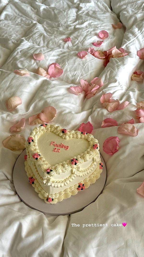 zoeliss instagram image archive image