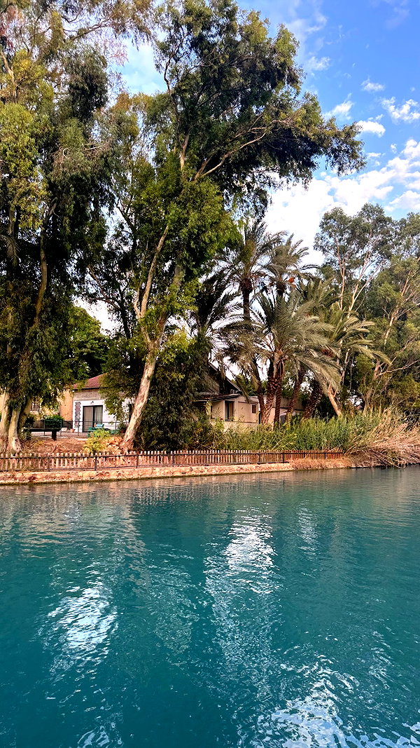 _._naama_._ instagram image archive image