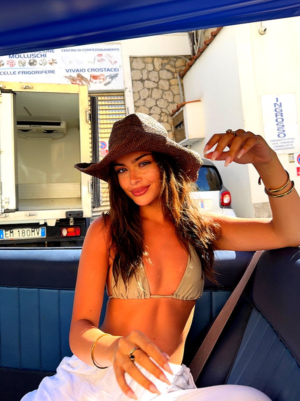 oliviaphillipps instagram image archive image