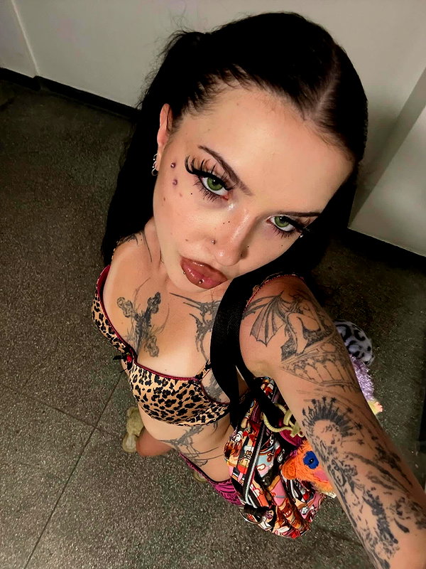 aleksaoaa instagram image archive image