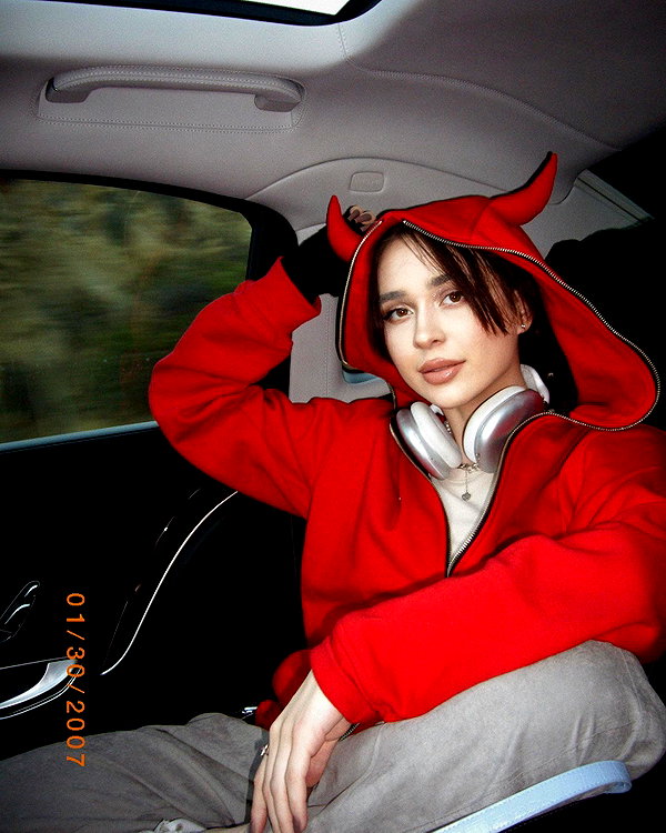 elsarca instagram image archive image