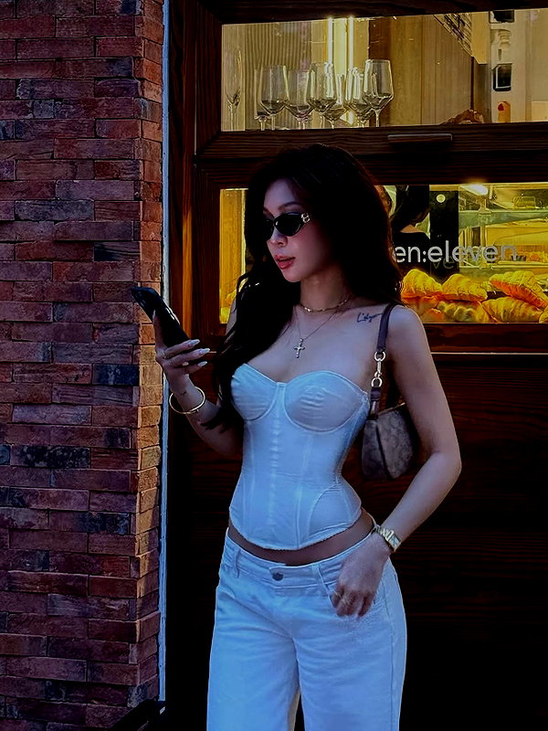 lyhythuedoxinh instagram image archive image