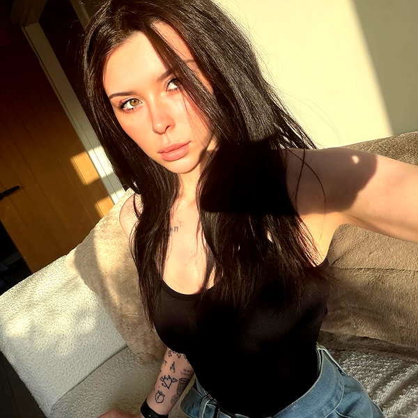 elerievans123 instagram image archive image