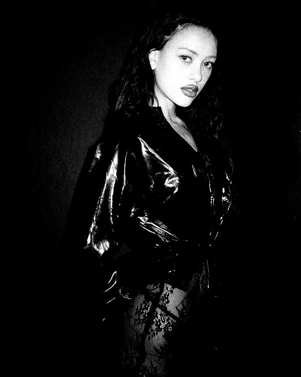 leonanaomii instagram image archive image