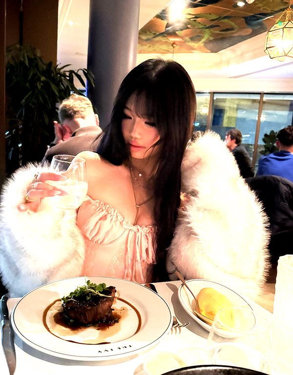 joycee.e instagram image archive image