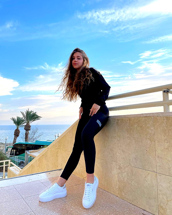 mishel_d_ instagram image archive image