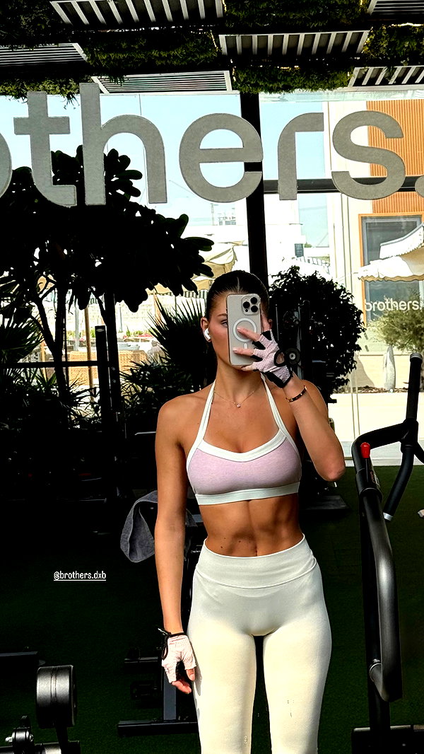 shira_adar_ instagram image archive image