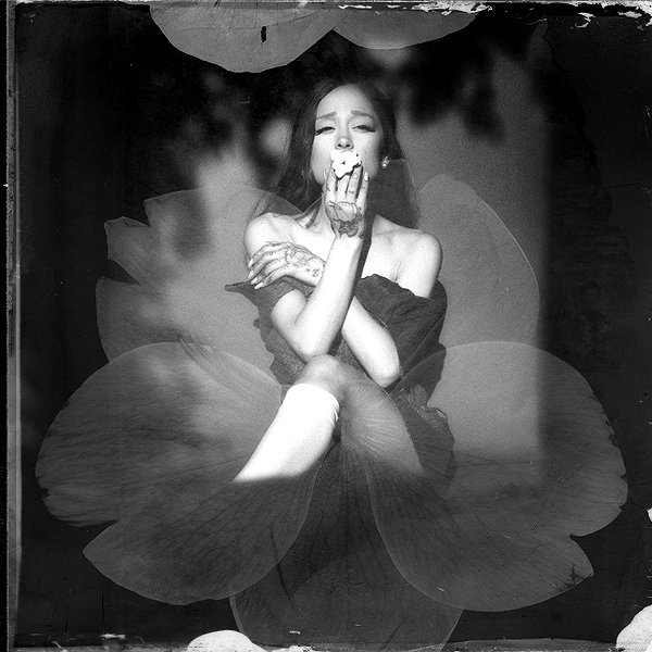 arianagrande instagram image archive image