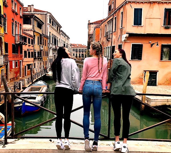 livvydunne instagram image archive image