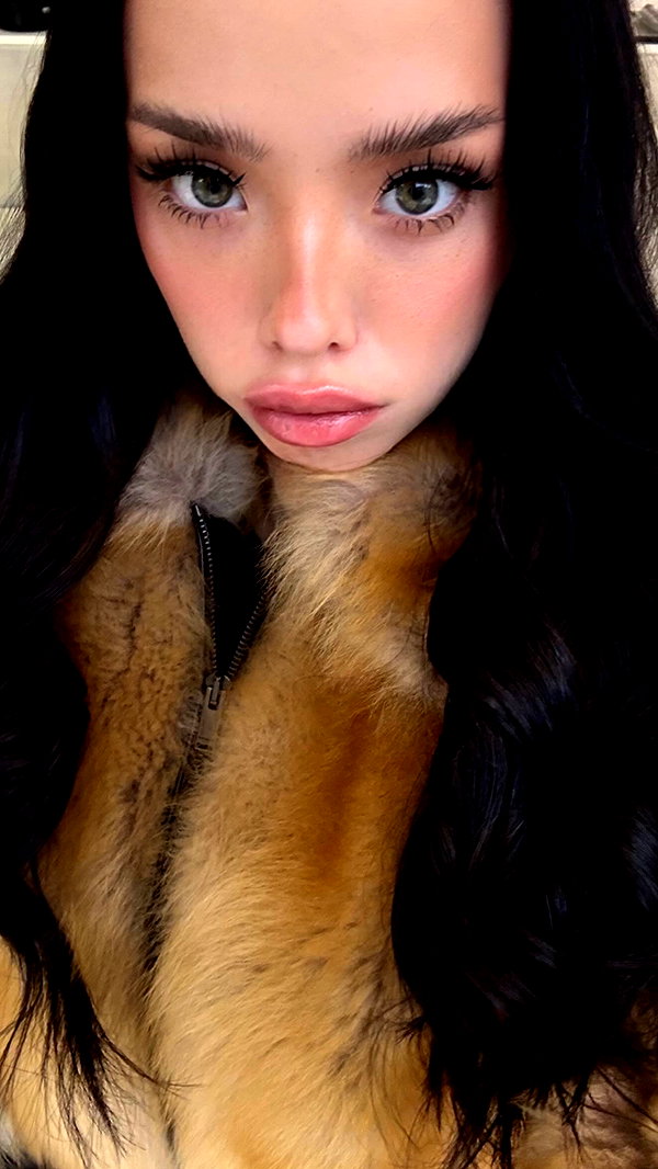 lyna_com2000 instagram image archive image