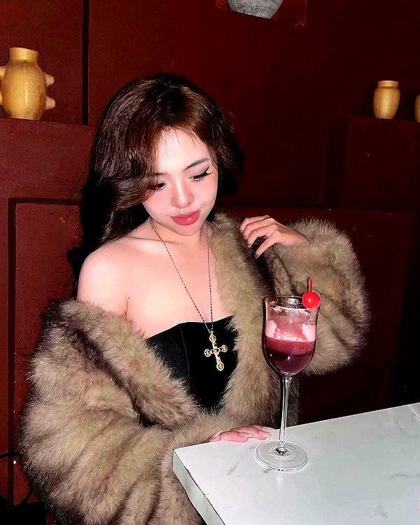 lyhythuedoxinh instagram image archive image