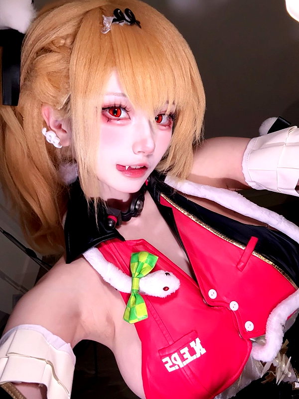 xier_cos instagram image archive image