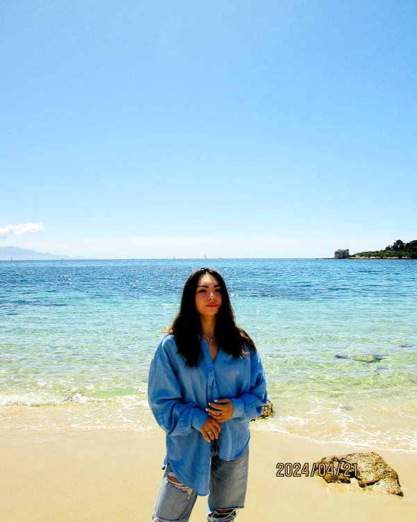 annabottoo instagram image archive image