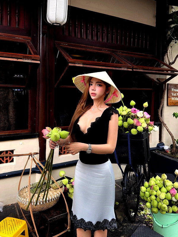 lyhythuedoxinh instagram image archive image