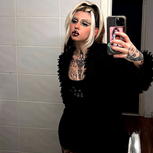 Archived image from @noyrll on Instagram