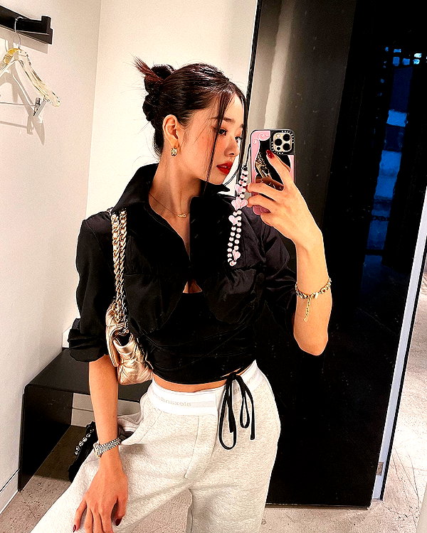 dear.zia instagram image archive image