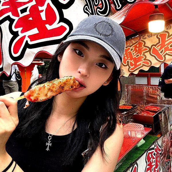 yifan.liii instagram image archive image
