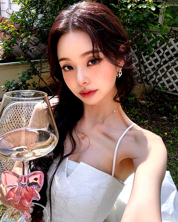 dear.zia instagram image archive image