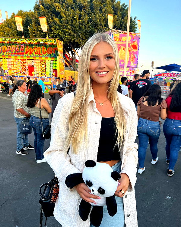 allie_dunn instagram image archive image