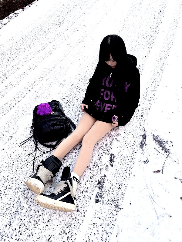 9unxx7 instagram image archive image