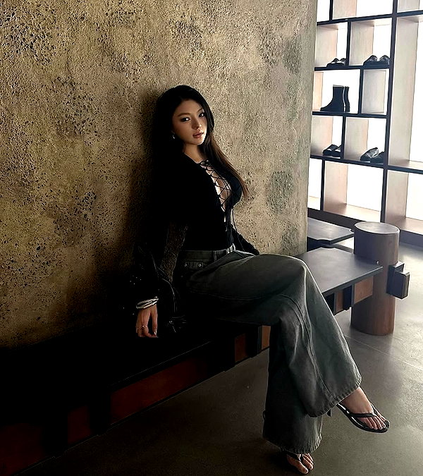 lyhythuedoxinh instagram image archive image