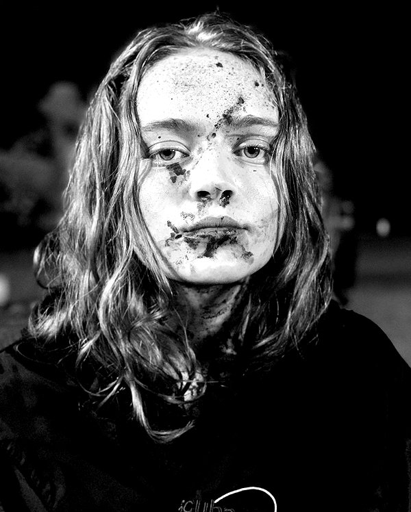 sadiesink_ instagram image archive image