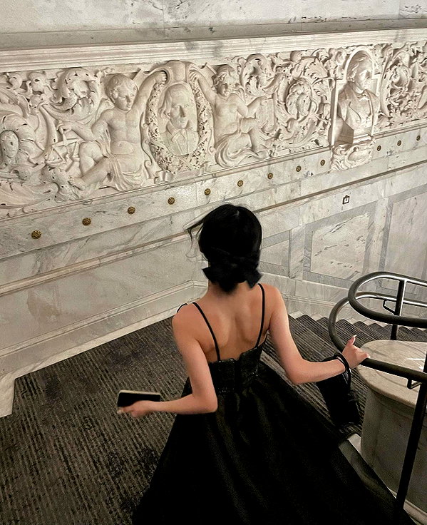 yifan.liii instagram image archive image