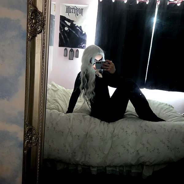 xoreniiiiii instagram image archive image
