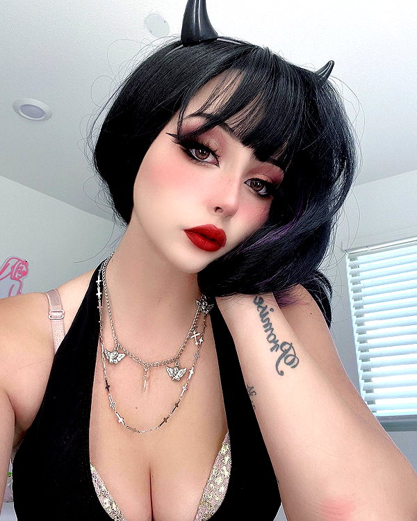 ellaexplicit_ instagram image archive image