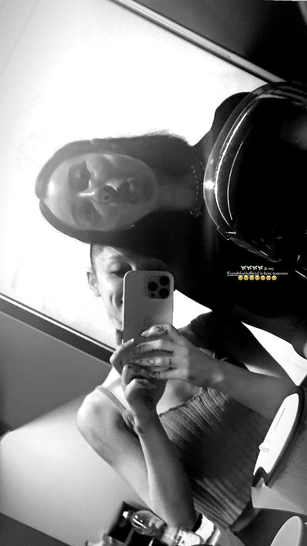 arianagrande instagram image archive image