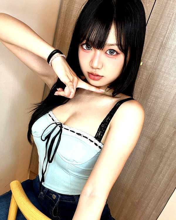 150_aiko instagram image archive image