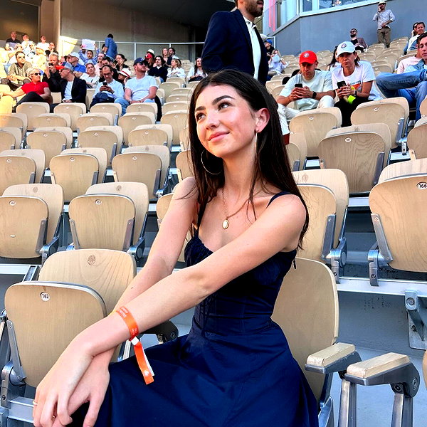 elizabrowne_ instagram image archive image