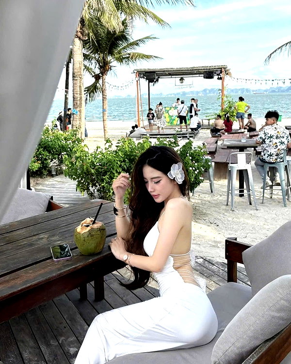 lyhythuedoxinh instagram image archive image