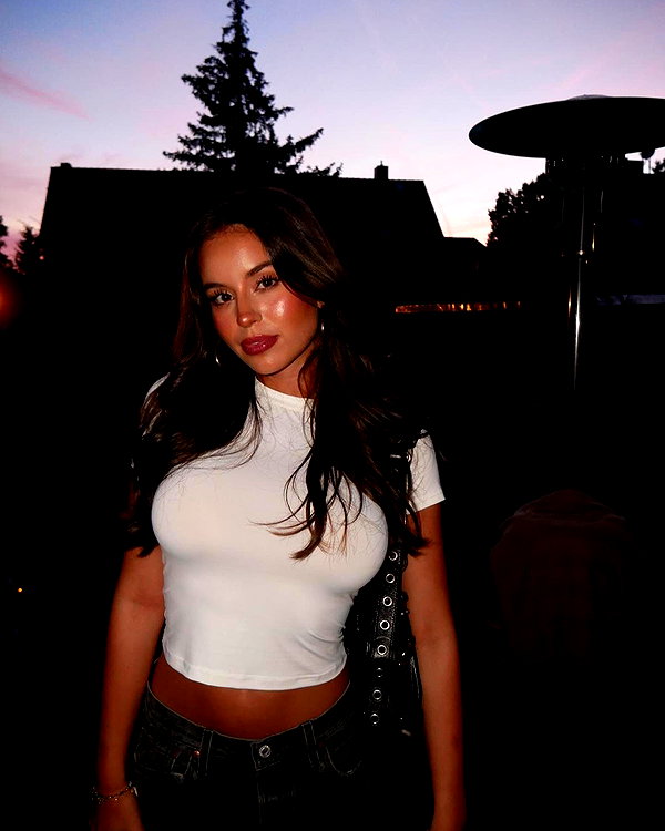 zoeliss instagram image archive image