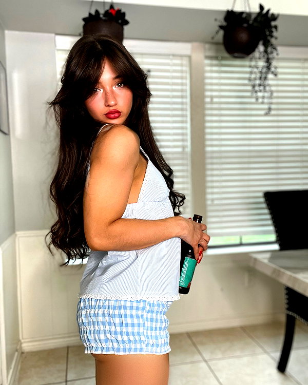 daniellebarnaa instagram image archive image