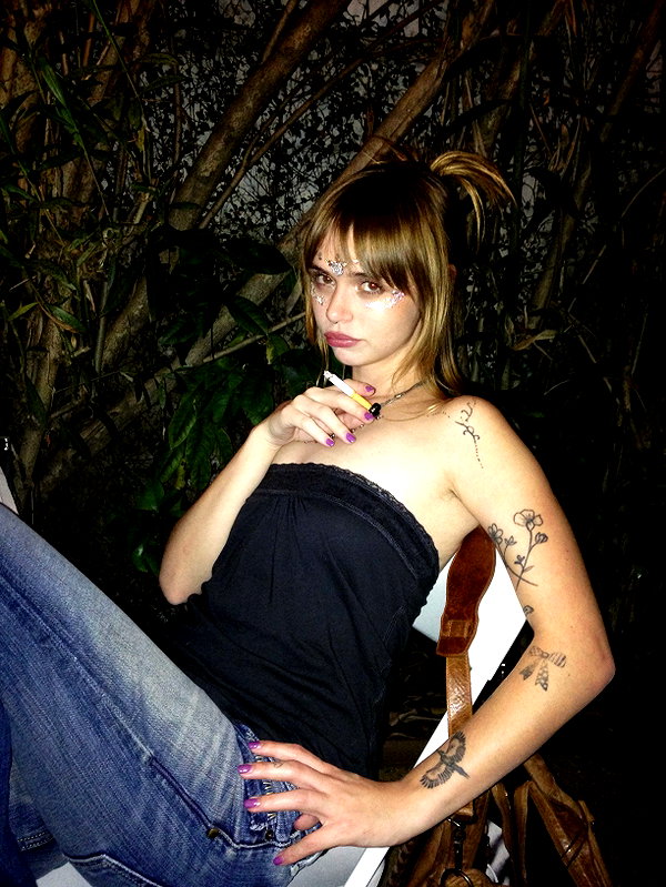 Archived image from @lolabllue on Instagram