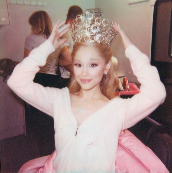 arianagrande instagram image archive image