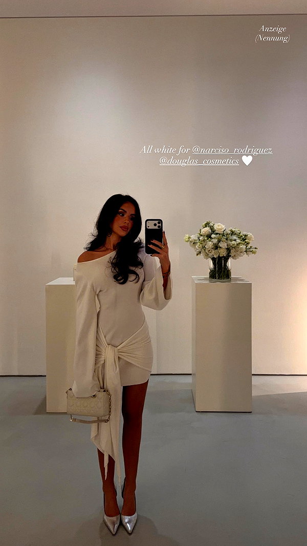 zoeliss instagram image archive image