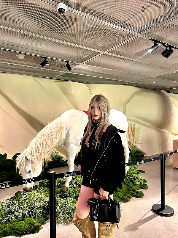 lyhythuedoxinh instagram image archive image