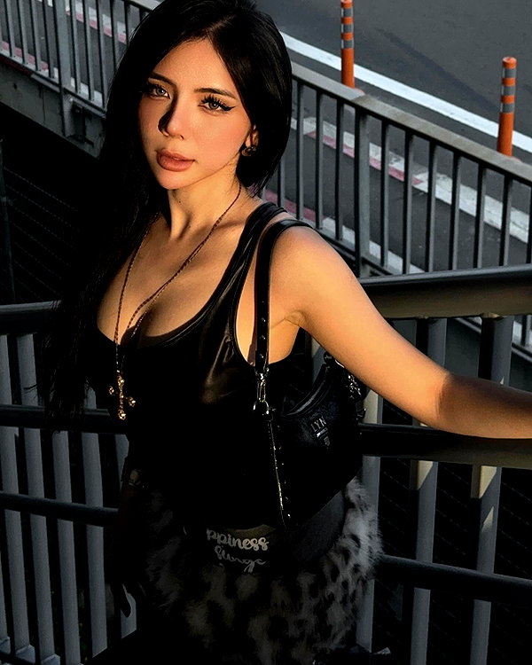 lyhythuedoxinh instagram image archive image