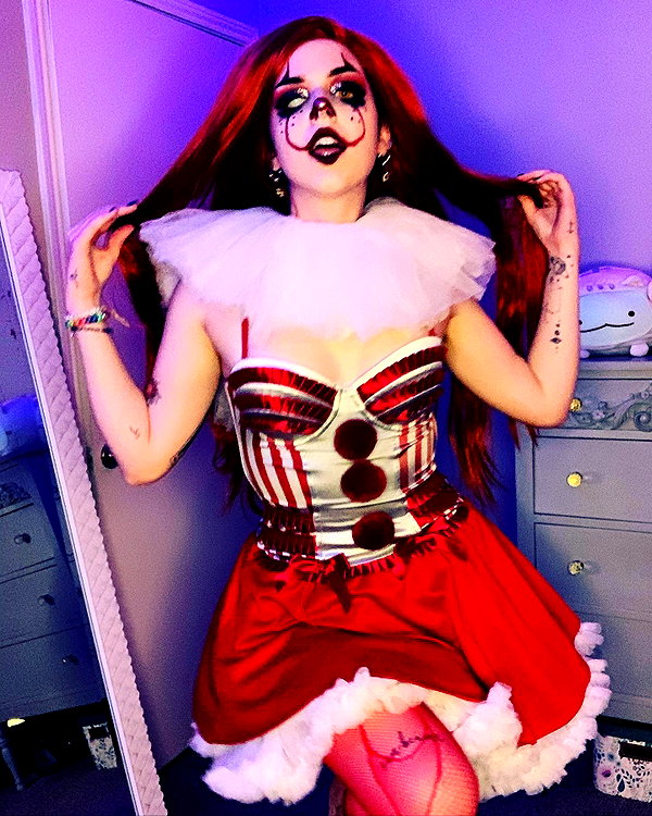 yeahimcaroline instagram image archive image