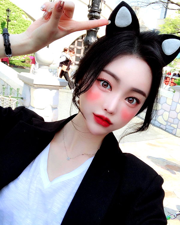 daxbin instagram image archive image