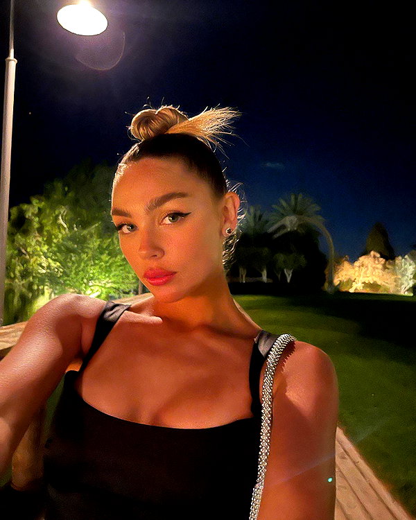 maya.keyy instagram image archive image