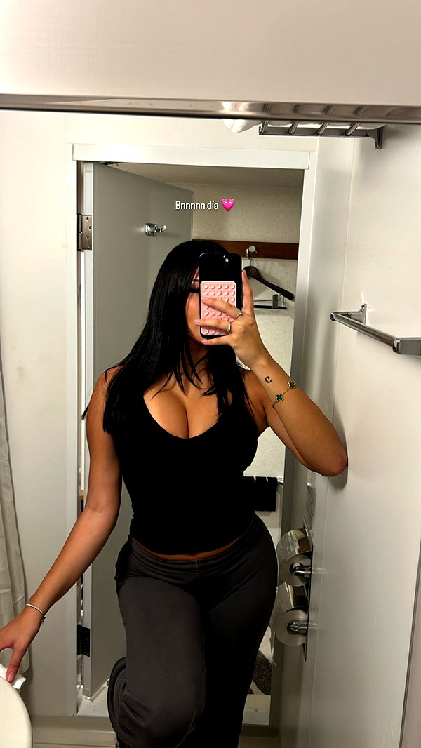 paula_valentina_gomez instagram image archive image