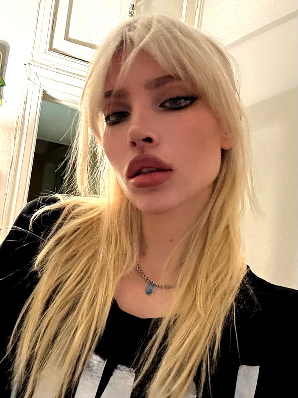 anya4everr instagram image archive image