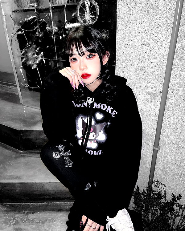 nixqq.425_ instagram image archive image